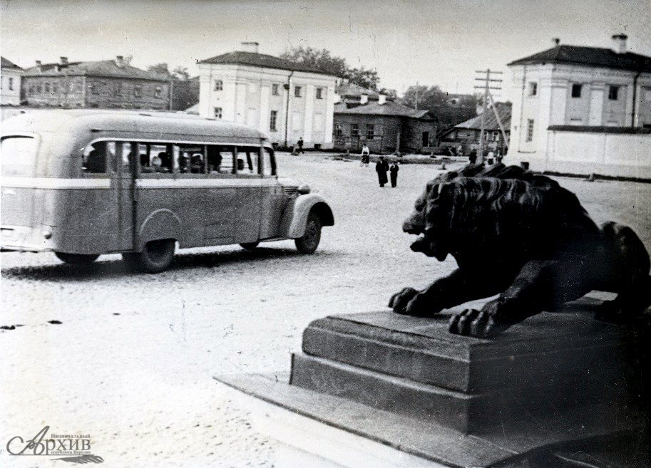 Площадь им. 25 октября (ныне — пл. Ленина). г. Петрозаводск. 1939 г. Автор съемки Г.А. Анкудинов. I-2586